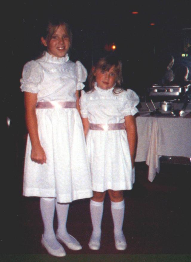 2002/10(Oct)/03(Heather-Child)/640x480_1982-Heather-Moms-Wedding - 23.JPG